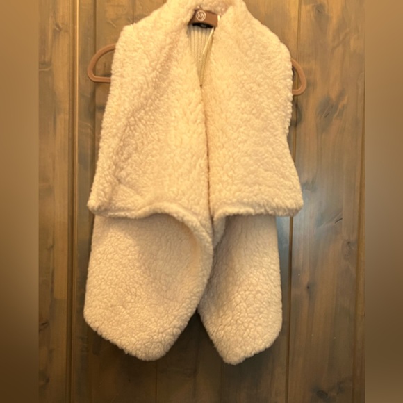 #3299.  A.N.A Cream Faux Sherpa/Ribbed Knit Vest w/ Draped Pointed Collar Size M - Picture 1 of 9